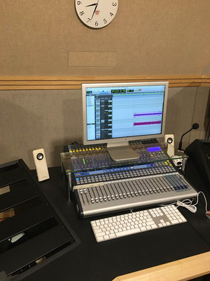 玩首爾進(jìn)錄音棚錄歌